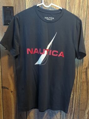 Nautica Navy  Short-Sleeve Crewneck with Red Logo and White Sail Men's Size M